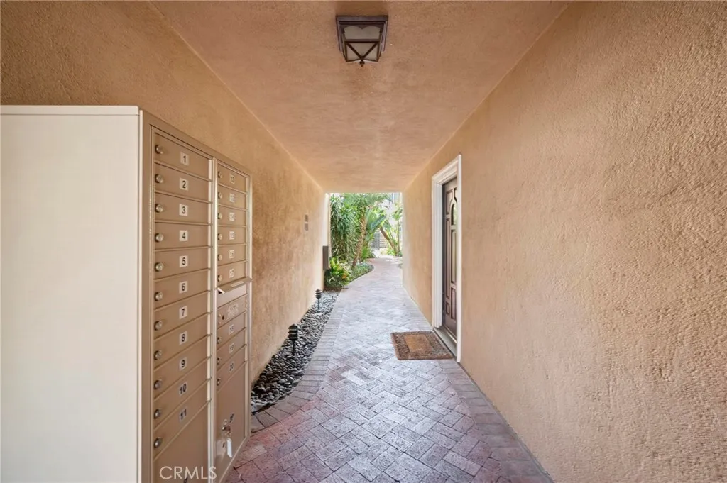 14934 Dickens 19, Sherman Oaks, California 91403 home-pic-13